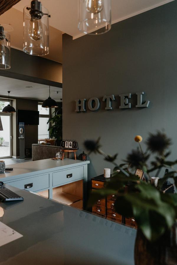 Hoenow Hotel Hoppegarten Exterior photo